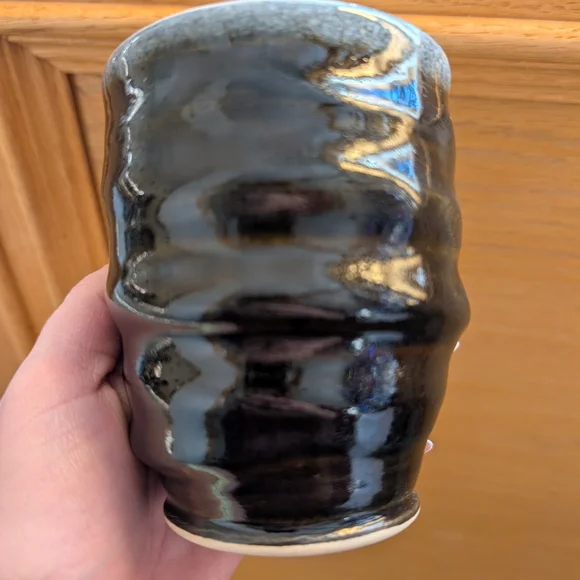 Set of Two Ceramic Cups - Black and Green - Picture 2 of 7